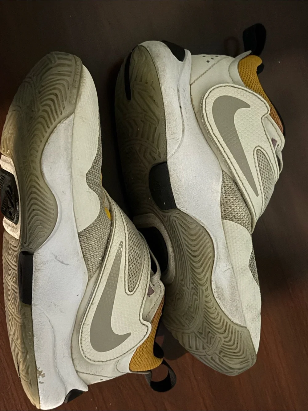 2023 Nike Team Hustle D11 GS Doodles Boys Basketball Sneaker Sz 1Y Orange Black